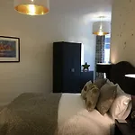 Star Tree Apartment